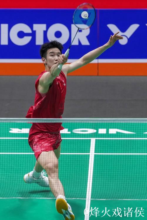 中国羽毛球大师赛：李诗沣战胜梁峻豪顺利晋级